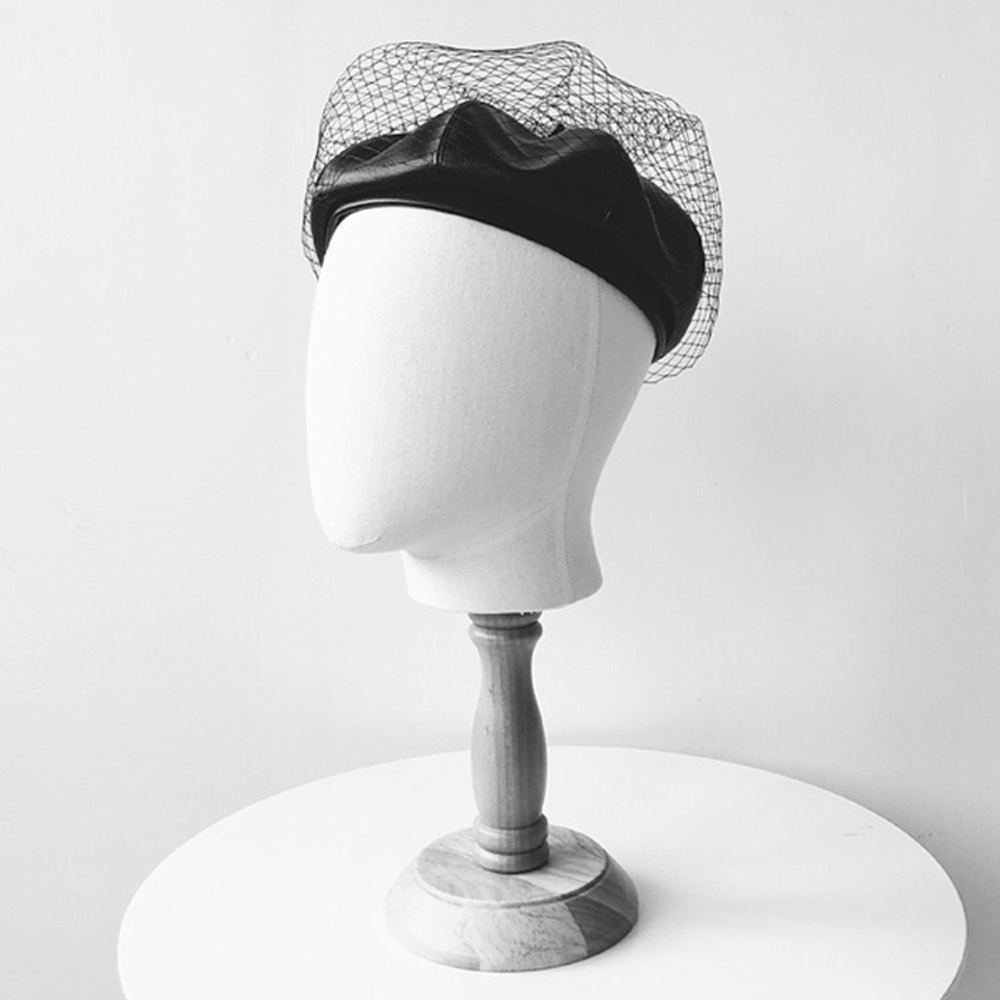 Veil beret, Veil hat